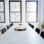 Sala konferencyjna blisko lotniska